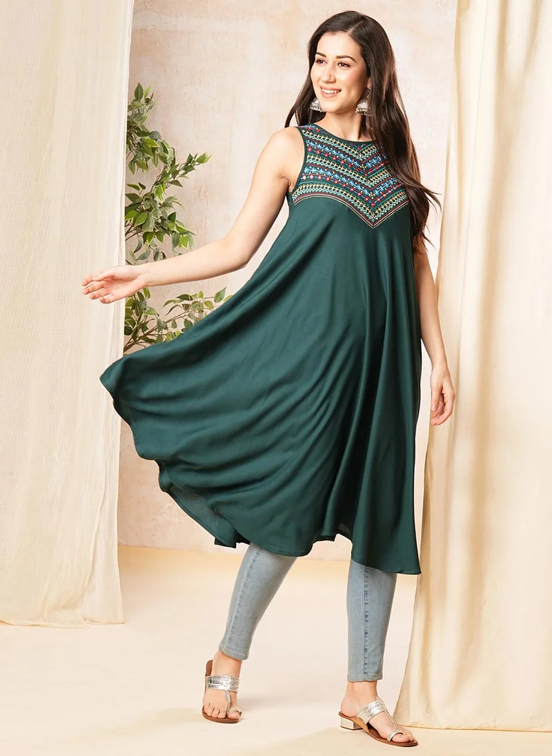 globus Globus Women Green Embroidered Yoke Sleeveless A-Line Kurta